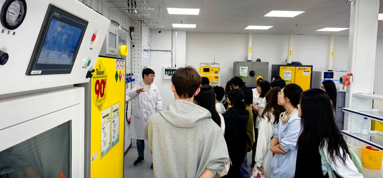 En flammable cabinet for laboratory En flammable cabinet for laboratory