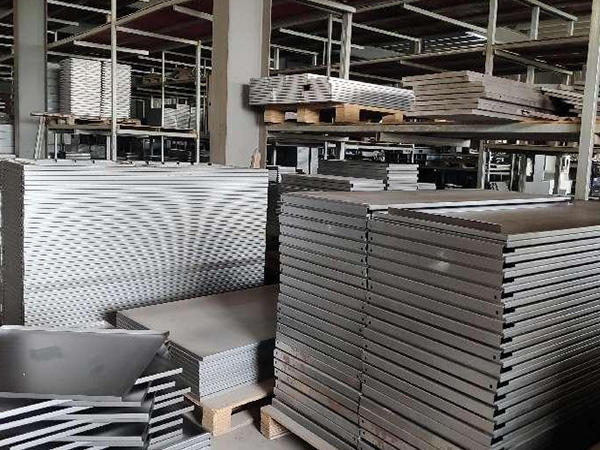 Automatic bending machine