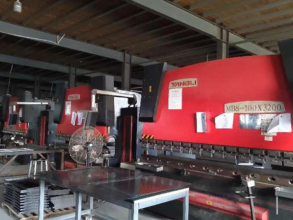 Automatic bending machine