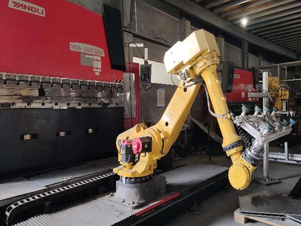 Japanese FANUC robotic arm